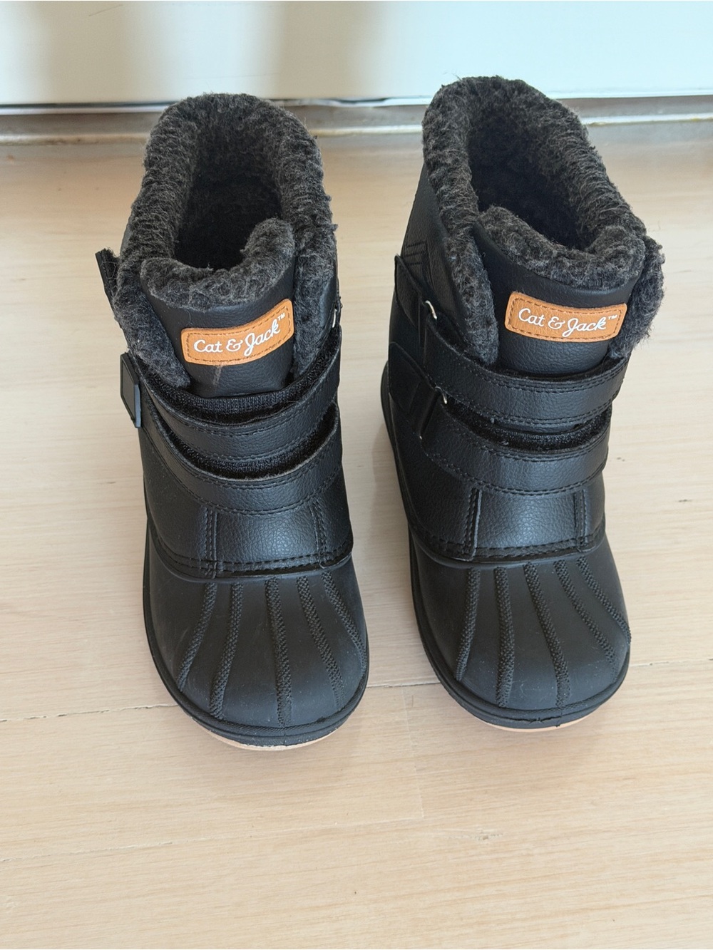 Cat & Jack Black Snowboots 11c kids